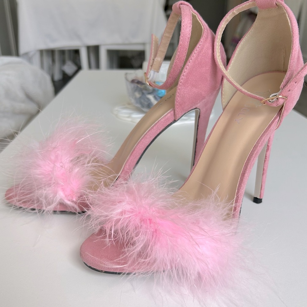 Women's Open Toe Ankle Strap Fluffy Feather Stiletto High Heel Dress Sandal